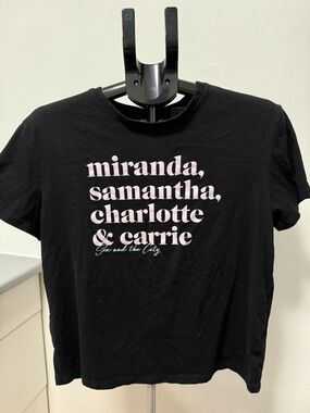 Sex and the City Graphic Tee Miranda Samantha Charlotte Carrie Black Size Large